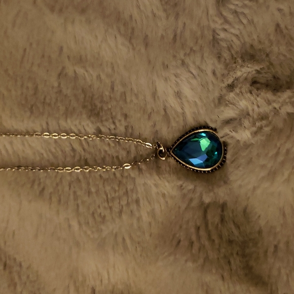 Silver necklace with blue jewel - Picture 2 of 5